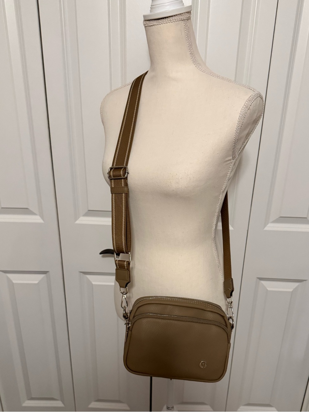 Crossbody Camera Bag with Adjustable Strap Designer Inspired NWOT